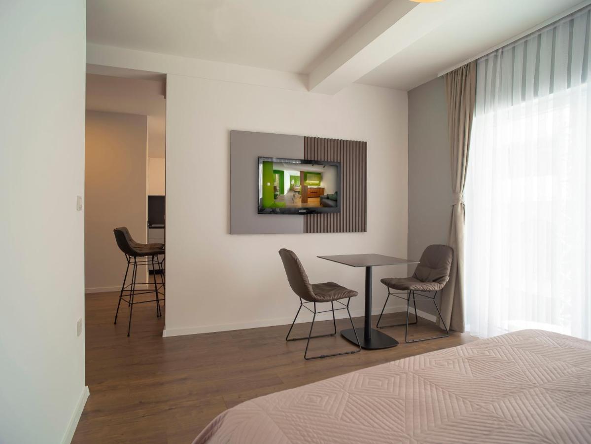 Lux Apartments Priștina Exterior foto