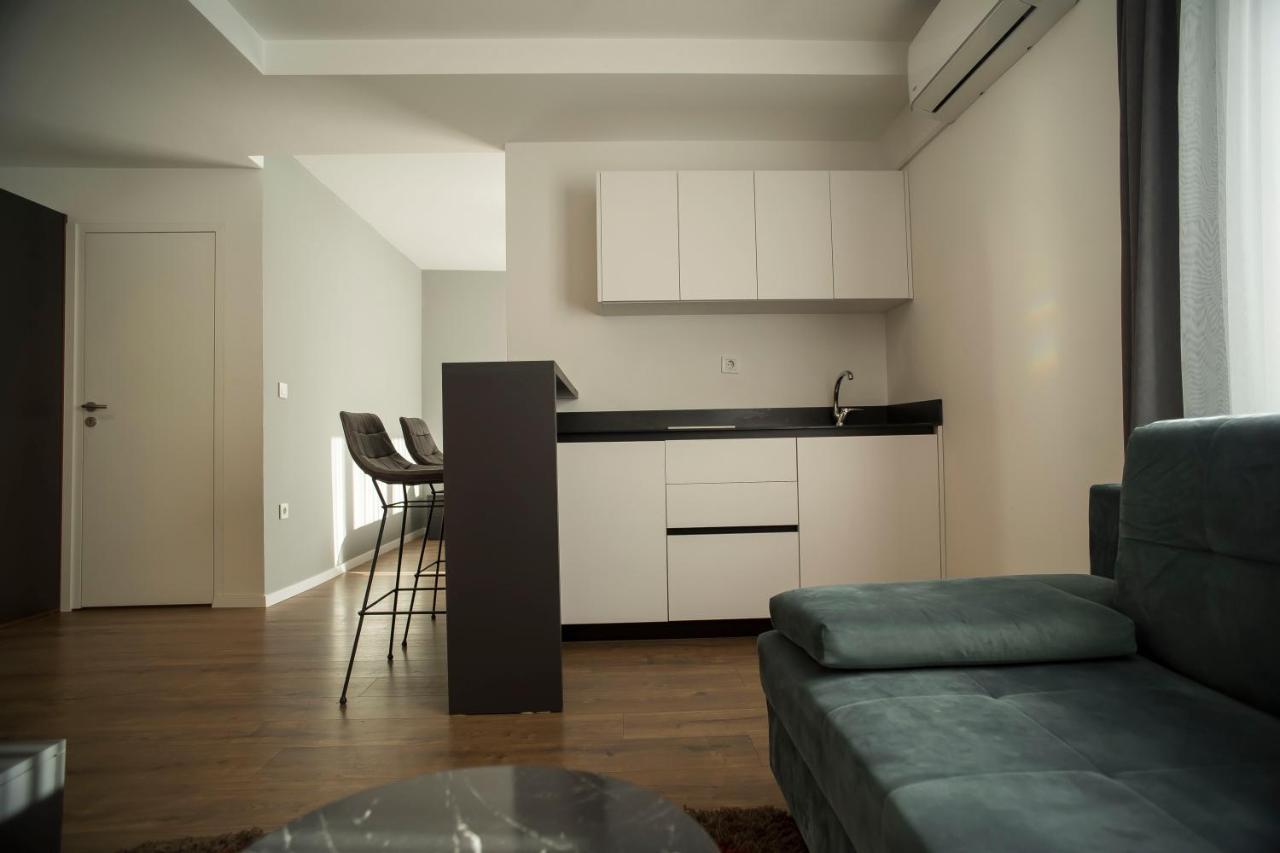 Lux Apartments Priștina Exterior foto