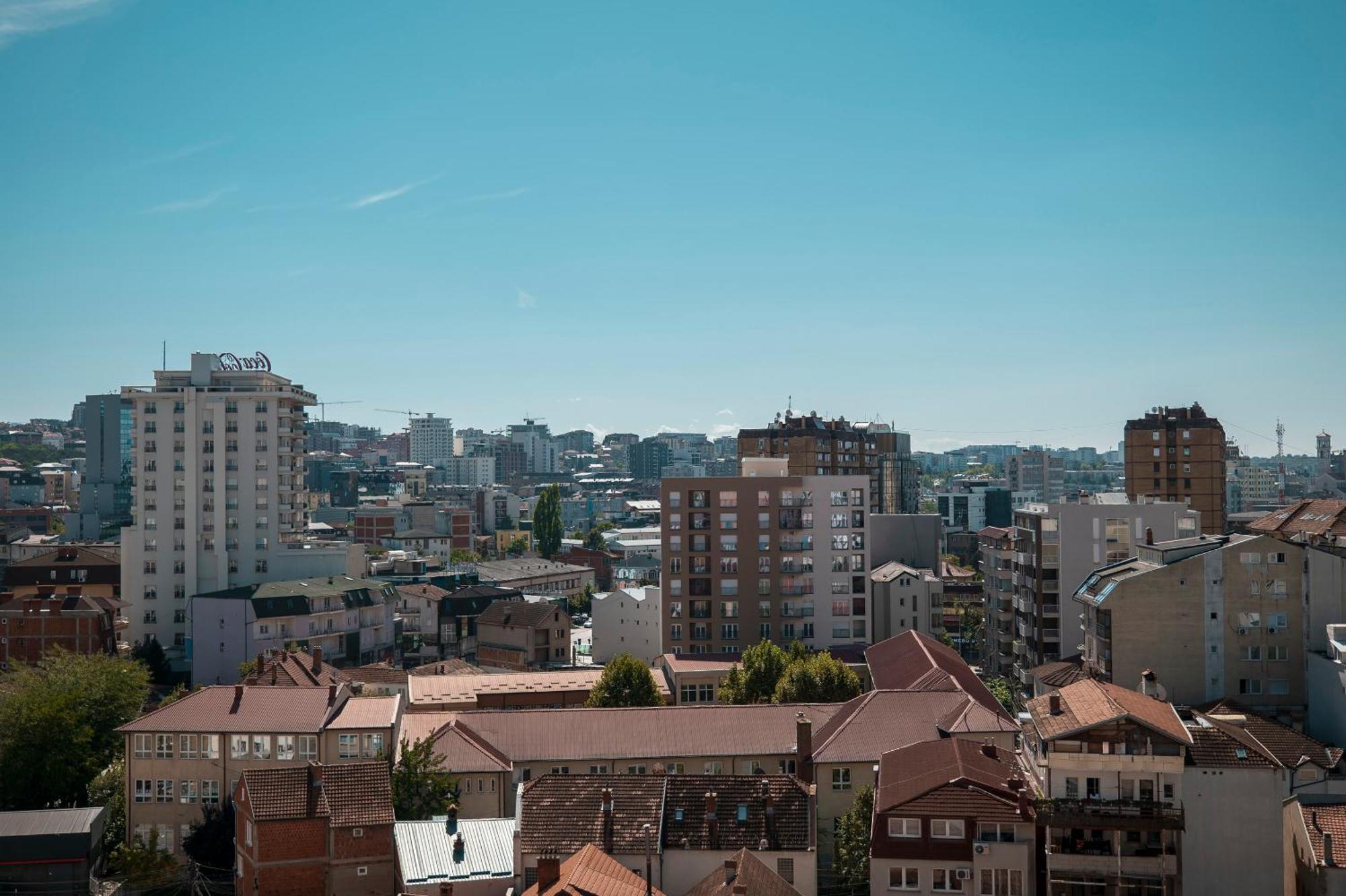 Lux Apartments Priștina Exterior foto